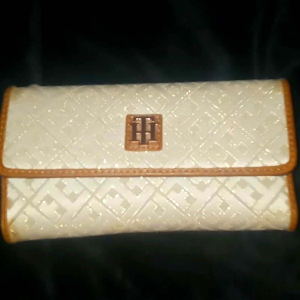 Tommy Hilfiger woman's wallet